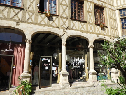 1-Limoges-Cours du Temple, arcades (1)